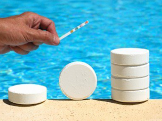 //p.kwikweb.co.za/poolware/photos/pool chemicals box.png